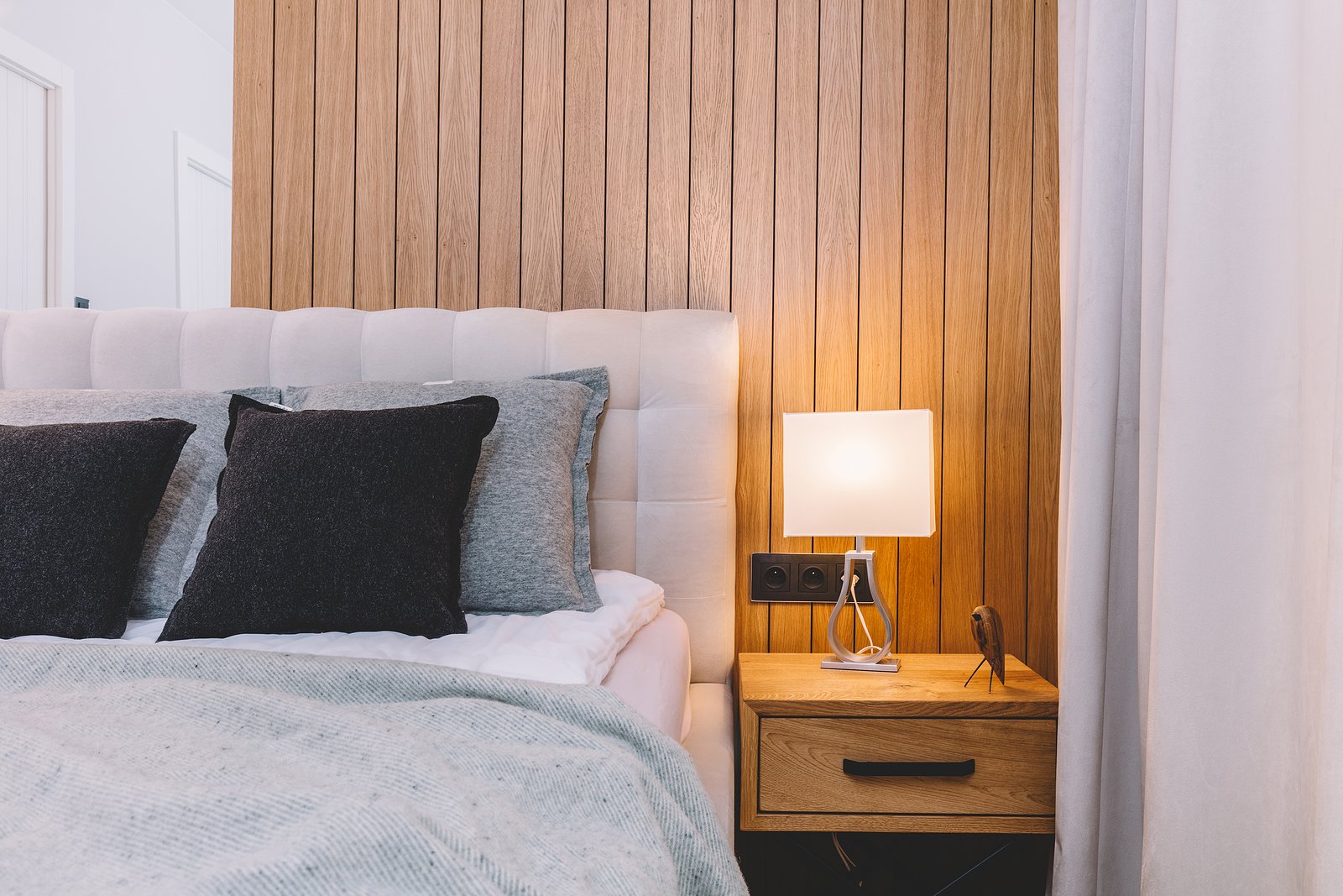 How to Make the Most of a Small Bedroom